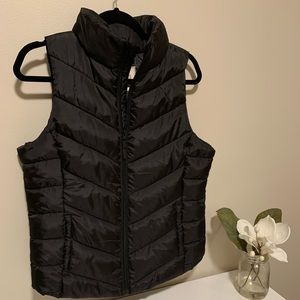 Black puff vest